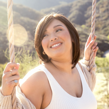 Load image into Gallery viewer, Sybil Wig - Rene of Paris Amore