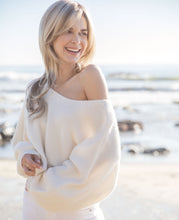 Load image into Gallery viewer, Royce Wig - Rene of Paris Amore