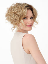 Load image into Gallery viewer, Kelsey from Envy Wigs
