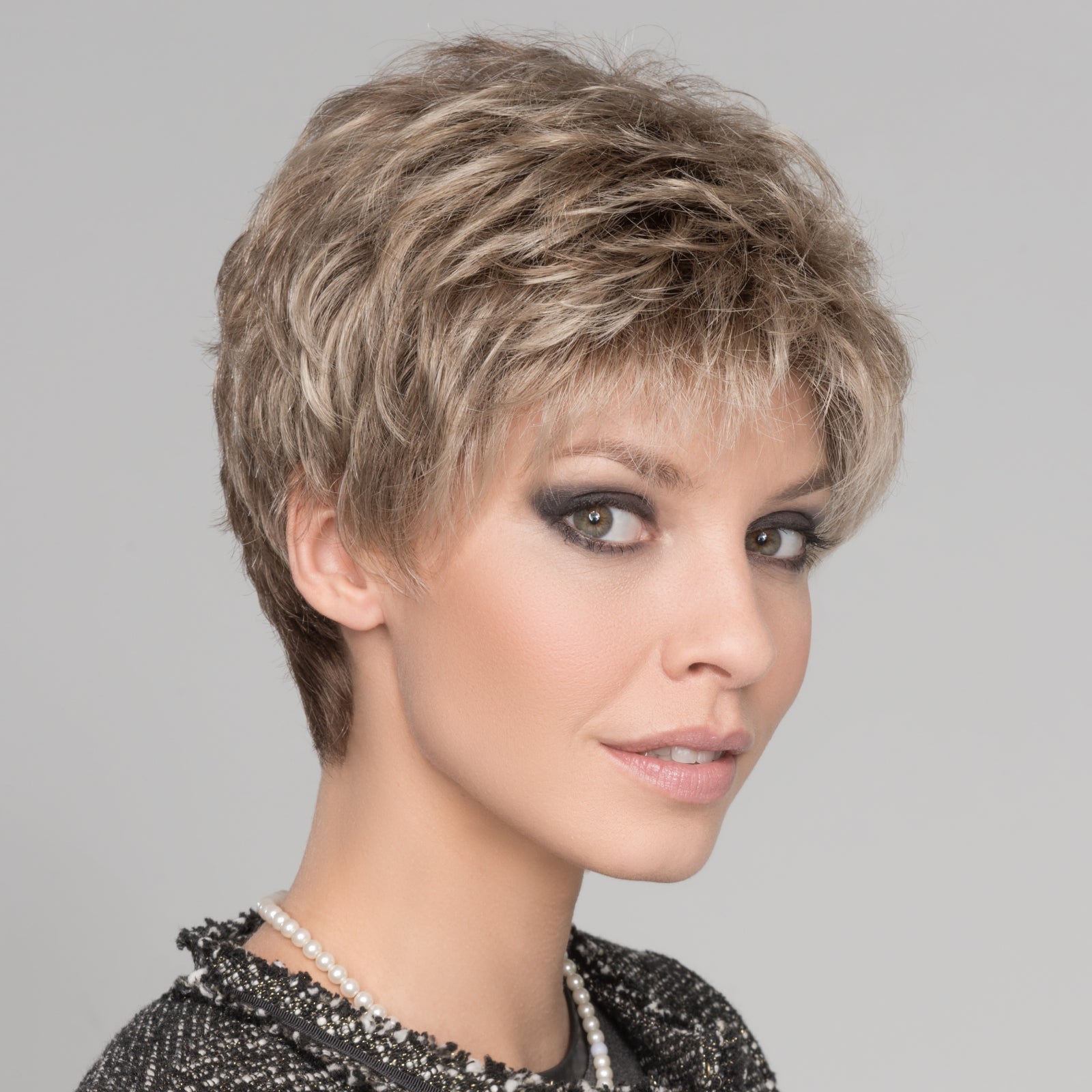 Mini petite on sale wigs uk